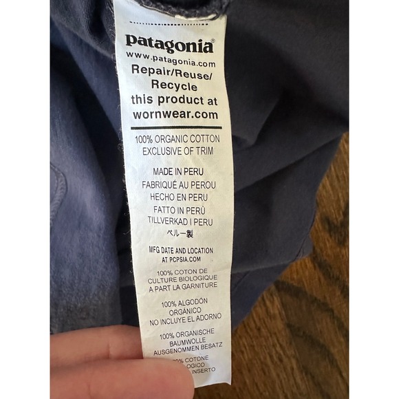 Patagonia Youth Kids Navy Short Sleeve tee Shirt 100% Cotton Size XL (14) NWT - Picture 3 of 3